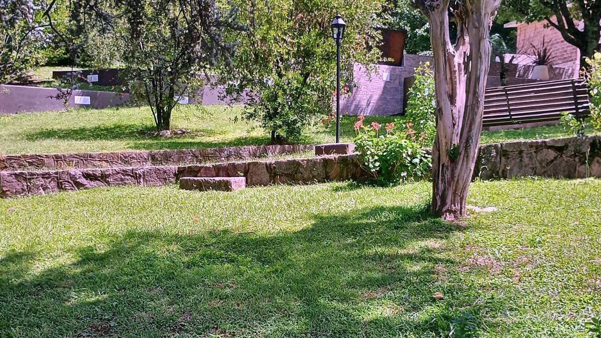 Casa con quincho, pileta y parque de 2.136 m² en Barrio Ariel, Salsipuedes — foto 4