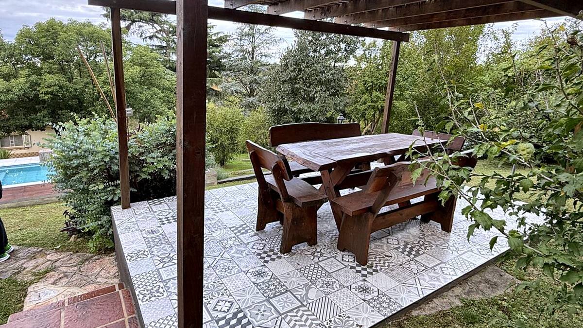 Casa con quincho, pileta y parque de 2.136 m² en Barrio Ariel, Salsipuedes — foto 7
