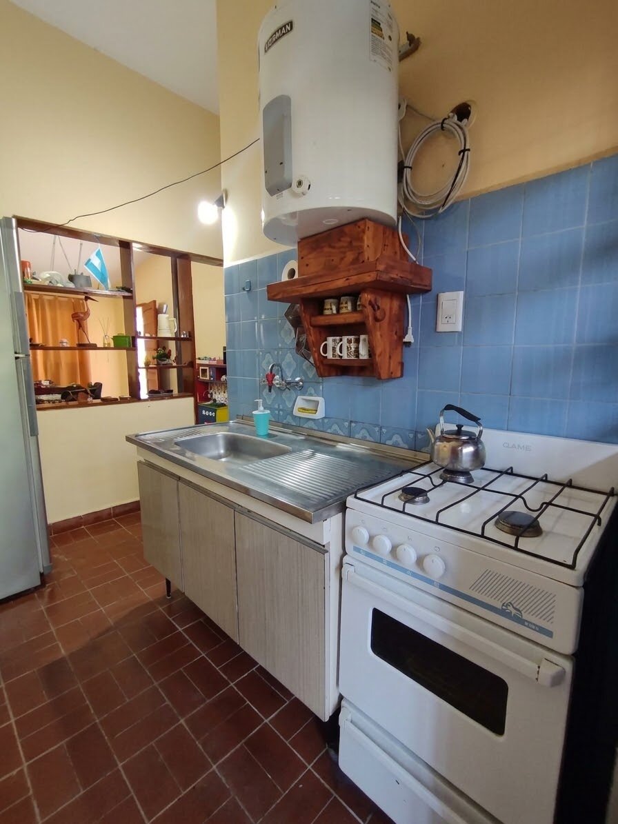 Casa 3 dormitorios con pileta, 822 m² y apto crédito en Villa Parque Siquimán — foto 10