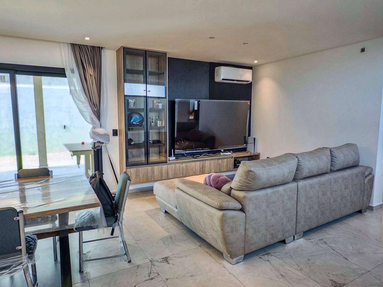 Casa 3 dormitorios con pileta, domótica y cochera doble en Docta Boulevard — foto 4