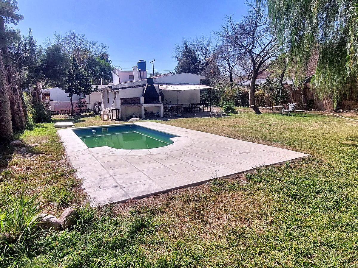 Casa en venta con depto independiente, pileta y 1.000 m² en San Marcos Sierras