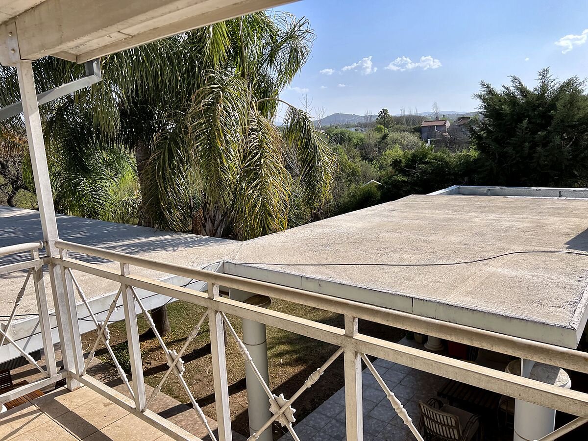 Casa en venta 6 dorm con pileta en Country Las Delicias, parque de 1.800 m² - 20