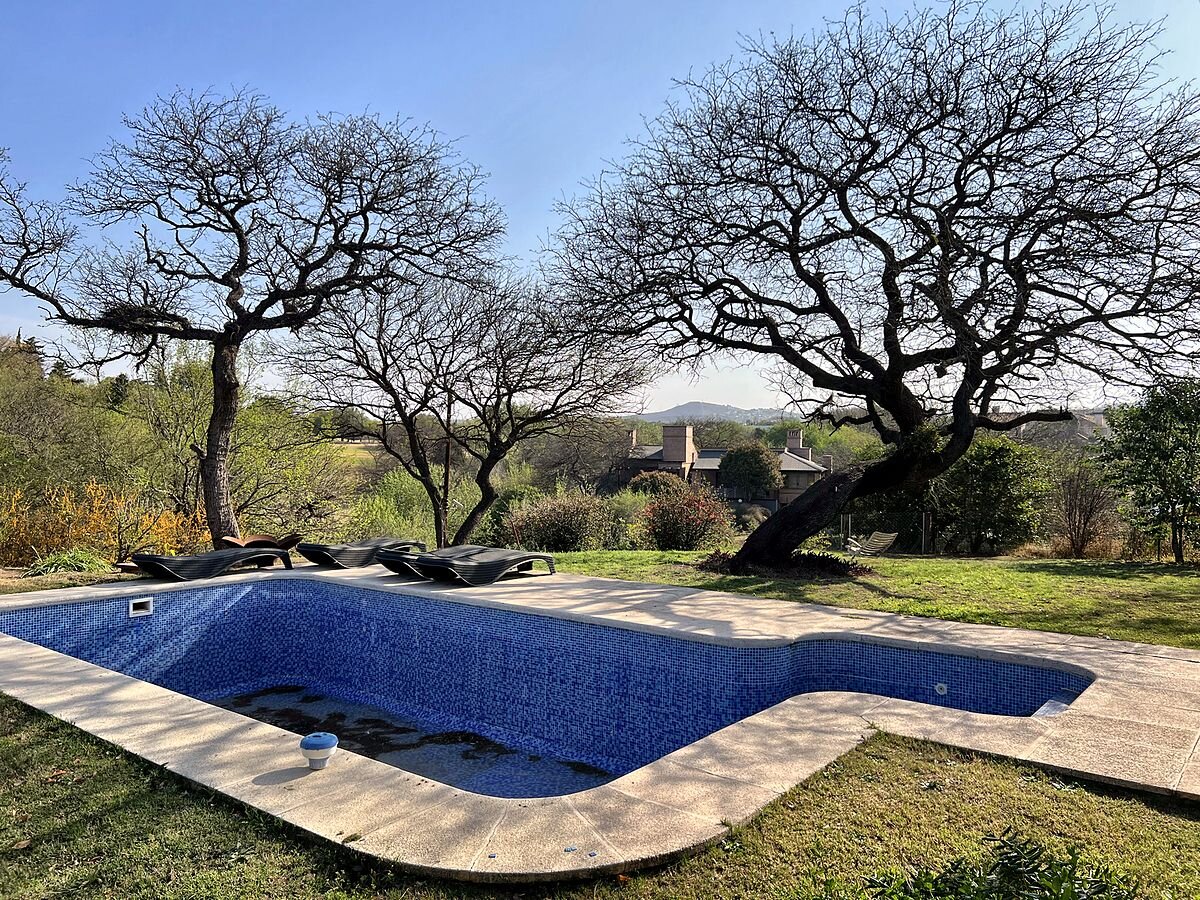 Casa en venta 6 dorm con pileta en Country Las Delicias, parque de 1.800 m² — foto 3