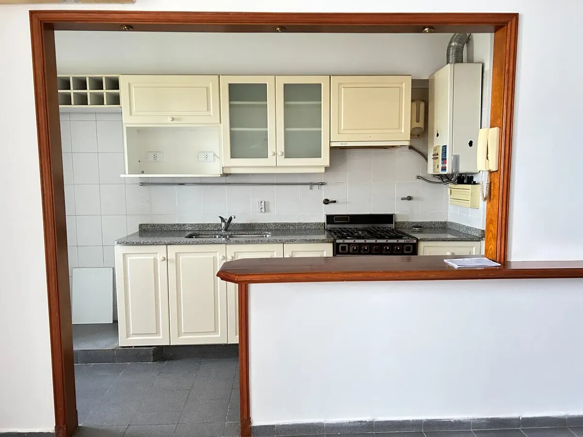 Departamento 3 dorm con cochera y balcón, escritura, Güemes - Av. Pueyrredón — foto 4