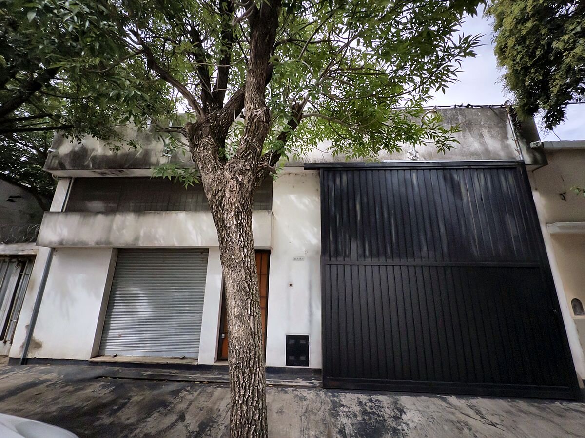 Galpón en venta 312 m² con oficinas, lote de 485 m² en Barrio Colón, Córdoba