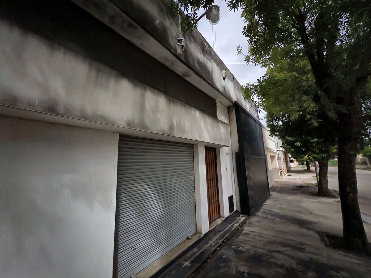 Galpón en venta 312 m² con oficinas, lote de 485 m² en Barrio Colón, Córdoba - 4