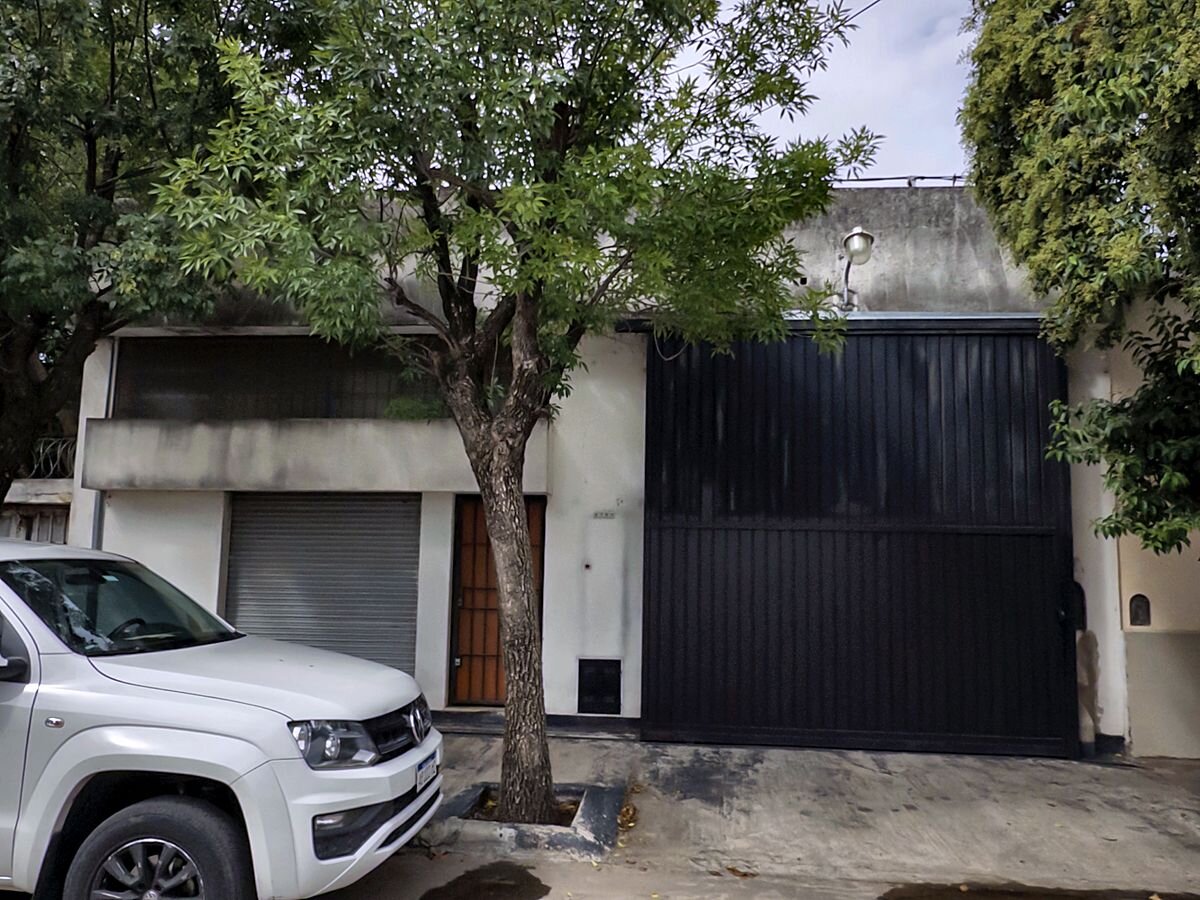 Galpón en venta 312 m² con oficinas, lote de 485 m² en Barrio Colón, Córdoba - 2