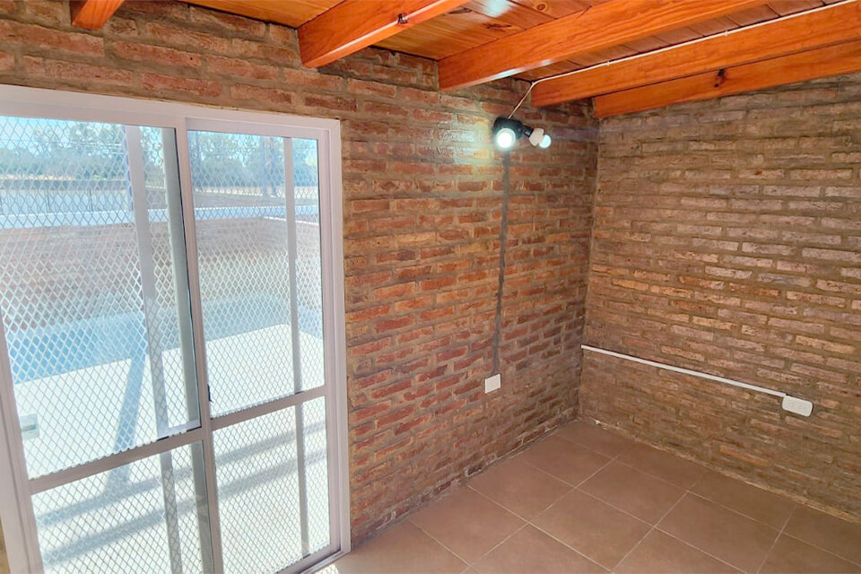 HERMOSA CASA 3 DORMITORIOS CON PILETA EN PUEBLO ESTHER - 21