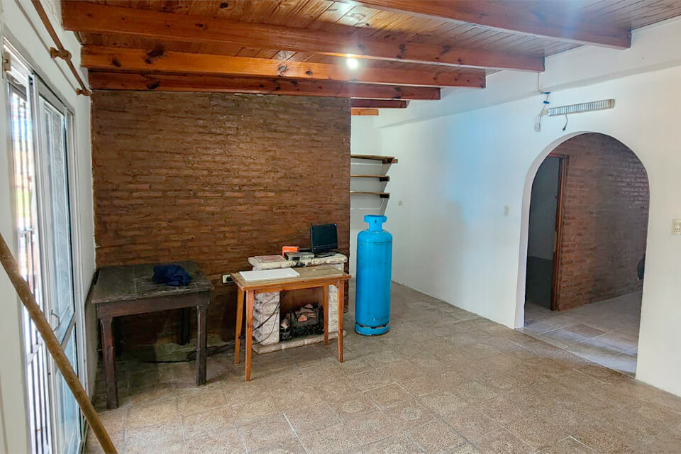HERMOSA CASA 3 DORMITORIOS CON PILETA EN PUEBLO ESTHER - 9