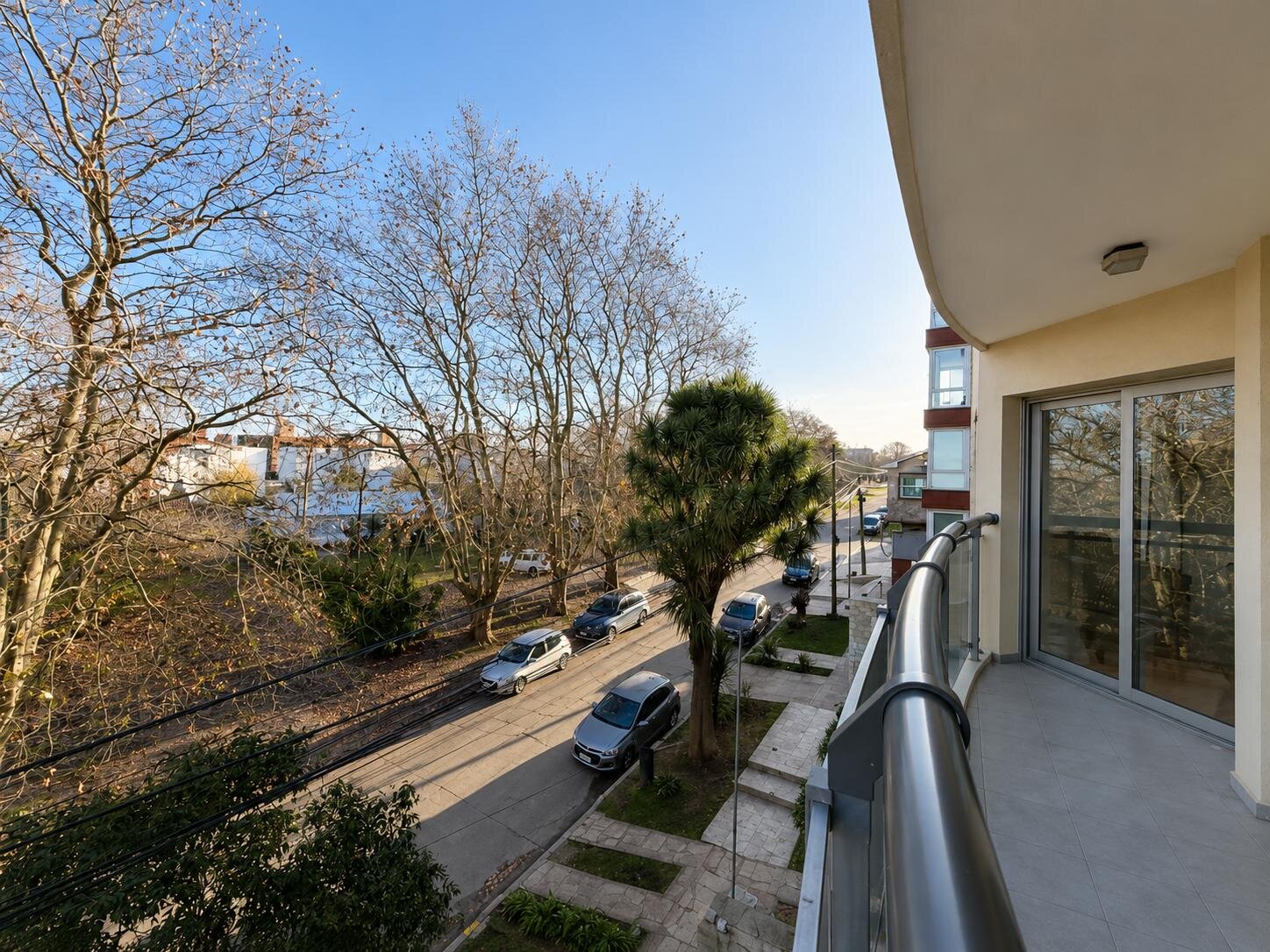 Departamento 2 Amb con Balcón y Cochera Zona Alem - 3