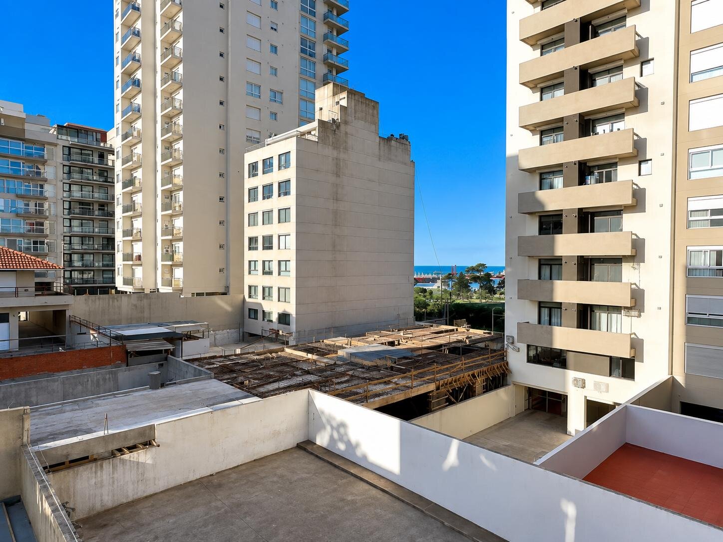 Departamento 2 Amb con Balcón y Cochera Zona Alem - 10