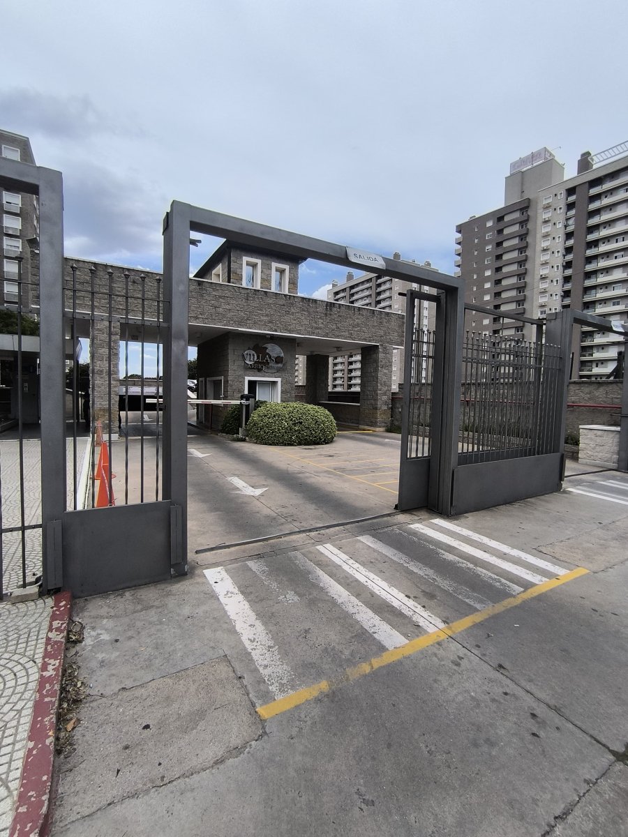 VENTA Departamento de 3 dormitorios, con COCHERA B° Villa Sol