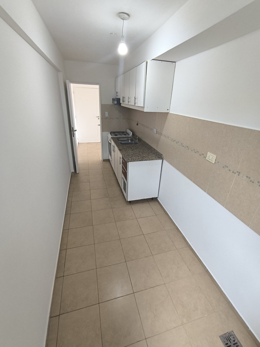 VENTA Departamento de 3 dormitorios, con COCHERA B° Villa Sol - 4