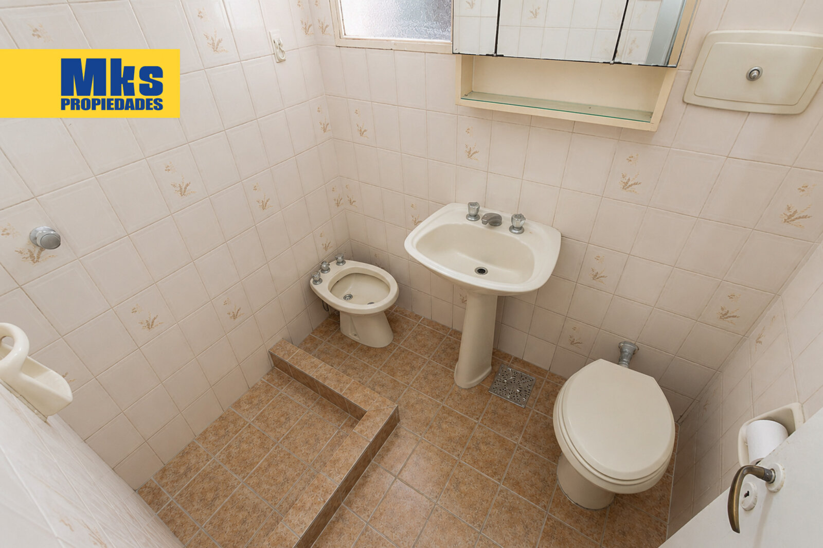 Venta. 2 ambientes. Balcon al frente. La boca. - 9