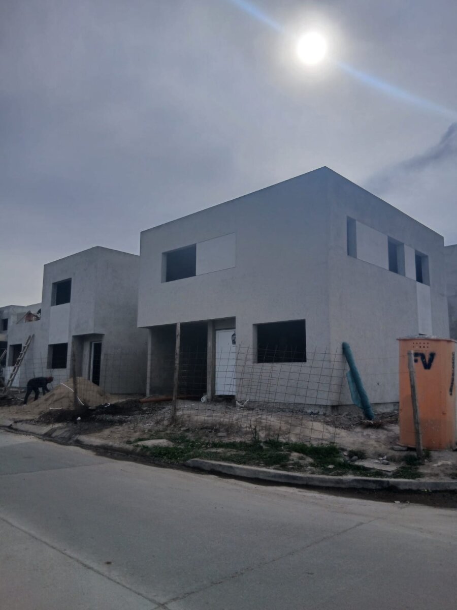 DUPLEX DE 2 DORMITORIOS EN DOCTA AVENIDA 2 - Imagen 2