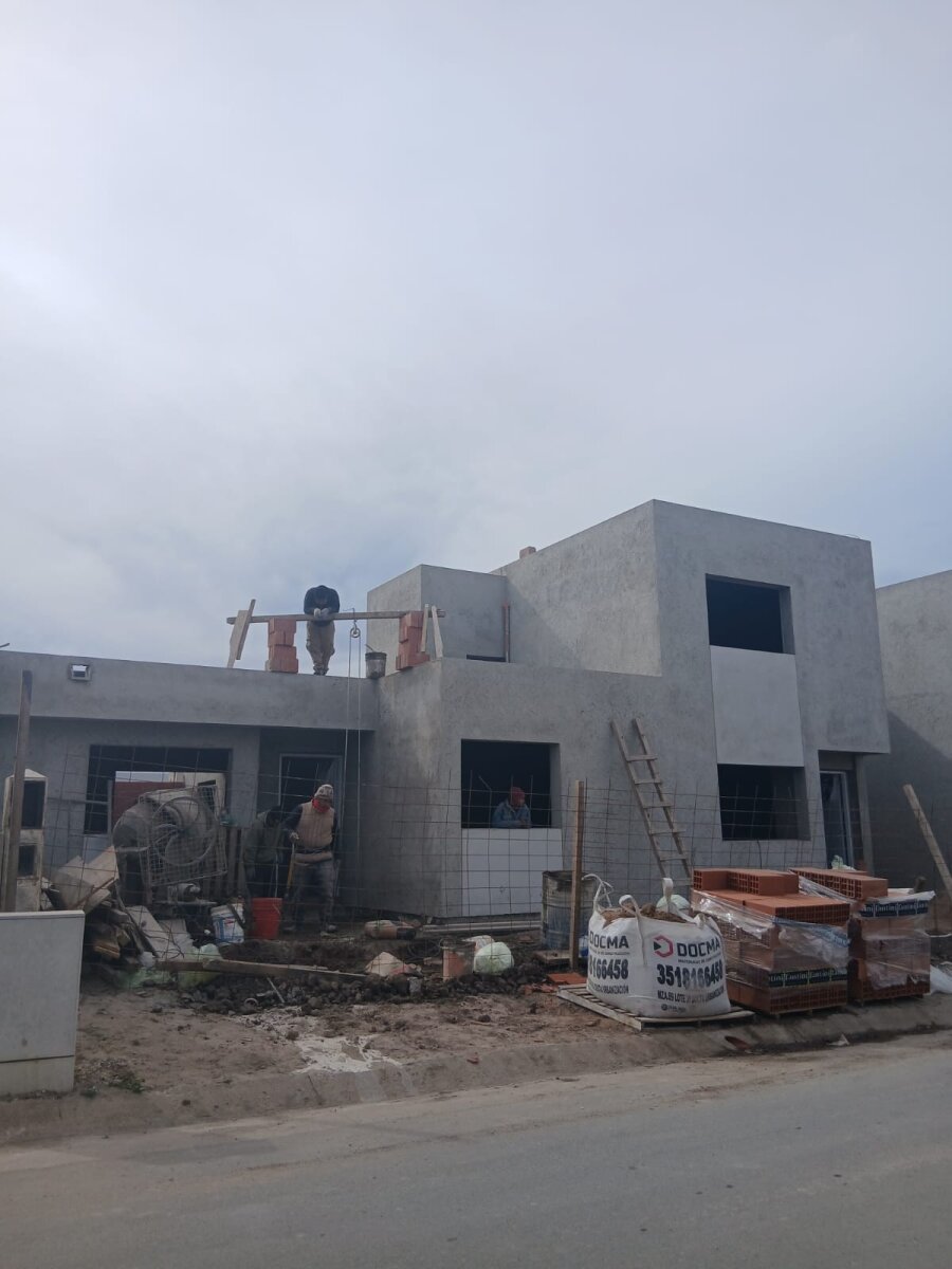 DUPLEX DE 2 DORMITORIOS EN DOCTA AVENIDA 2 - Imagen 3