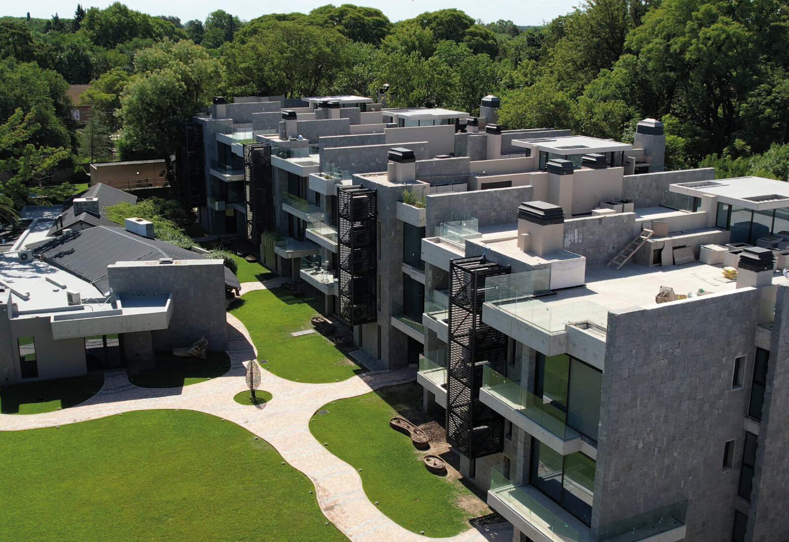 Excelente depto en condominio de diseño - 3