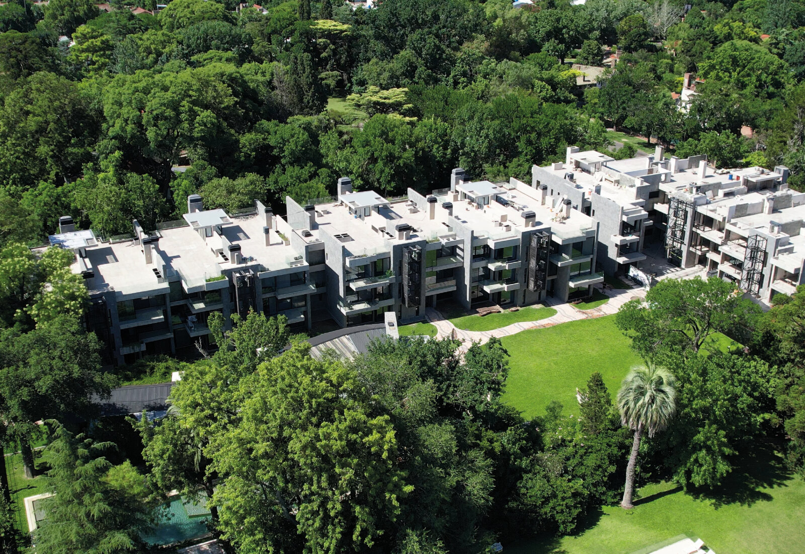 Excelente depto en condominio de diseño - 2
