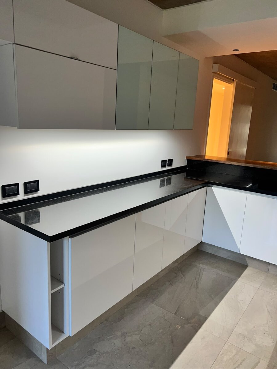 Excelente depto en condominio de diseño - 11