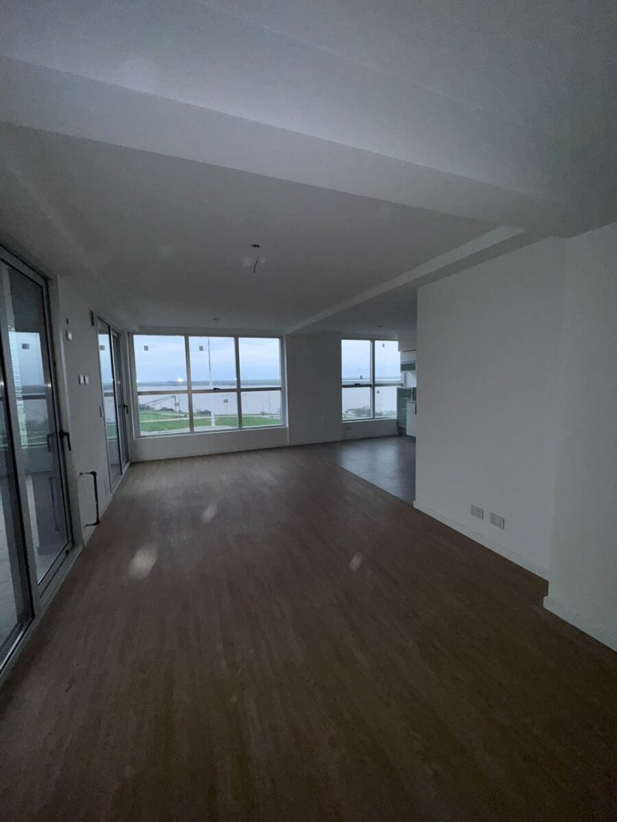Av. Francia 269 Bis - Torre Arenales - 11
