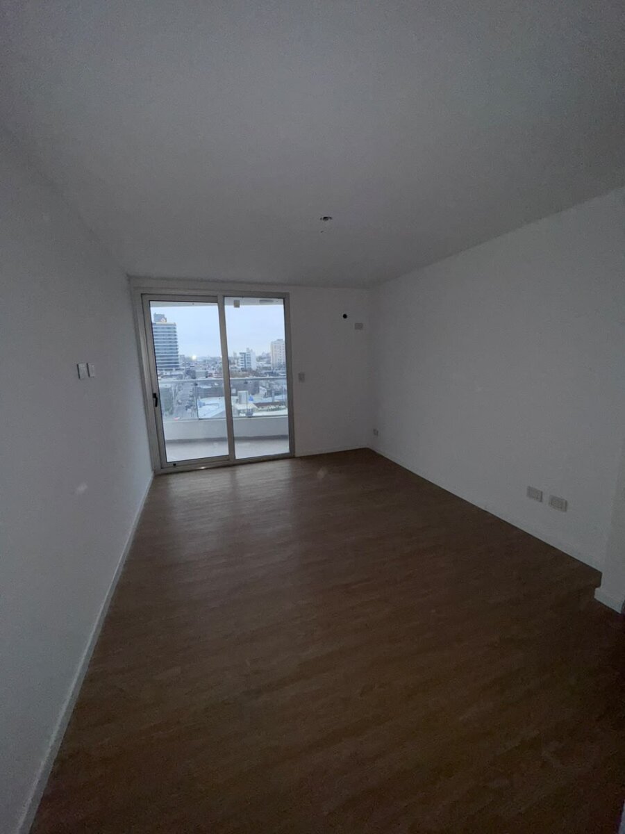 Av. Francia 269 Bis - Torre Arenales - 17