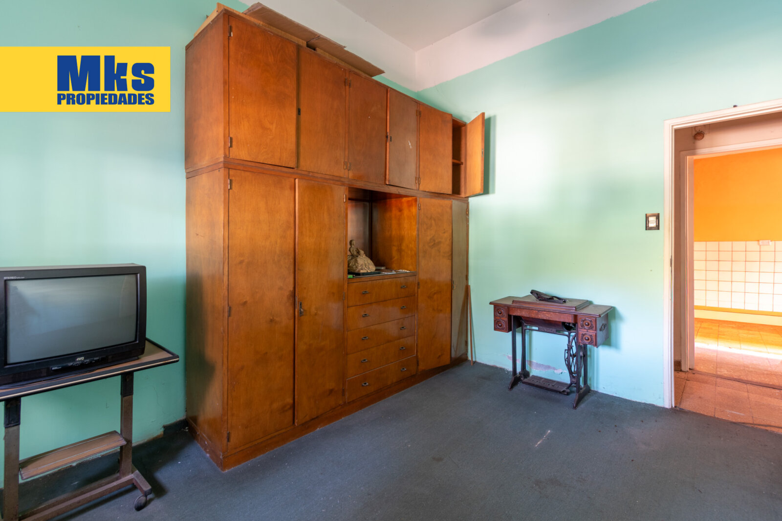 Venta casa en lote propio - dos plantas, terraza y cochera. - 25