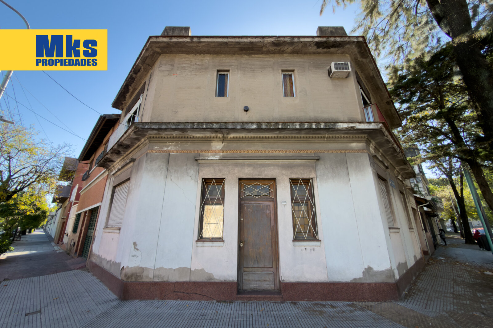 Venta casa en lote propio - dos plantas, terraza y cochera. - 36