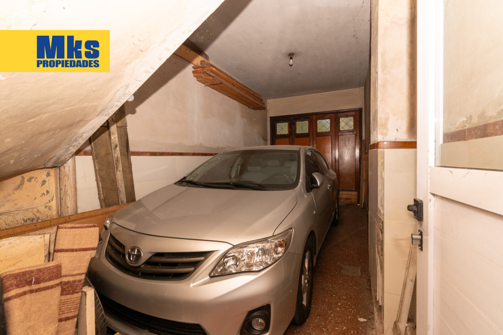Venta casa en lote propio - dos plantas, terraza y cochera. - 33