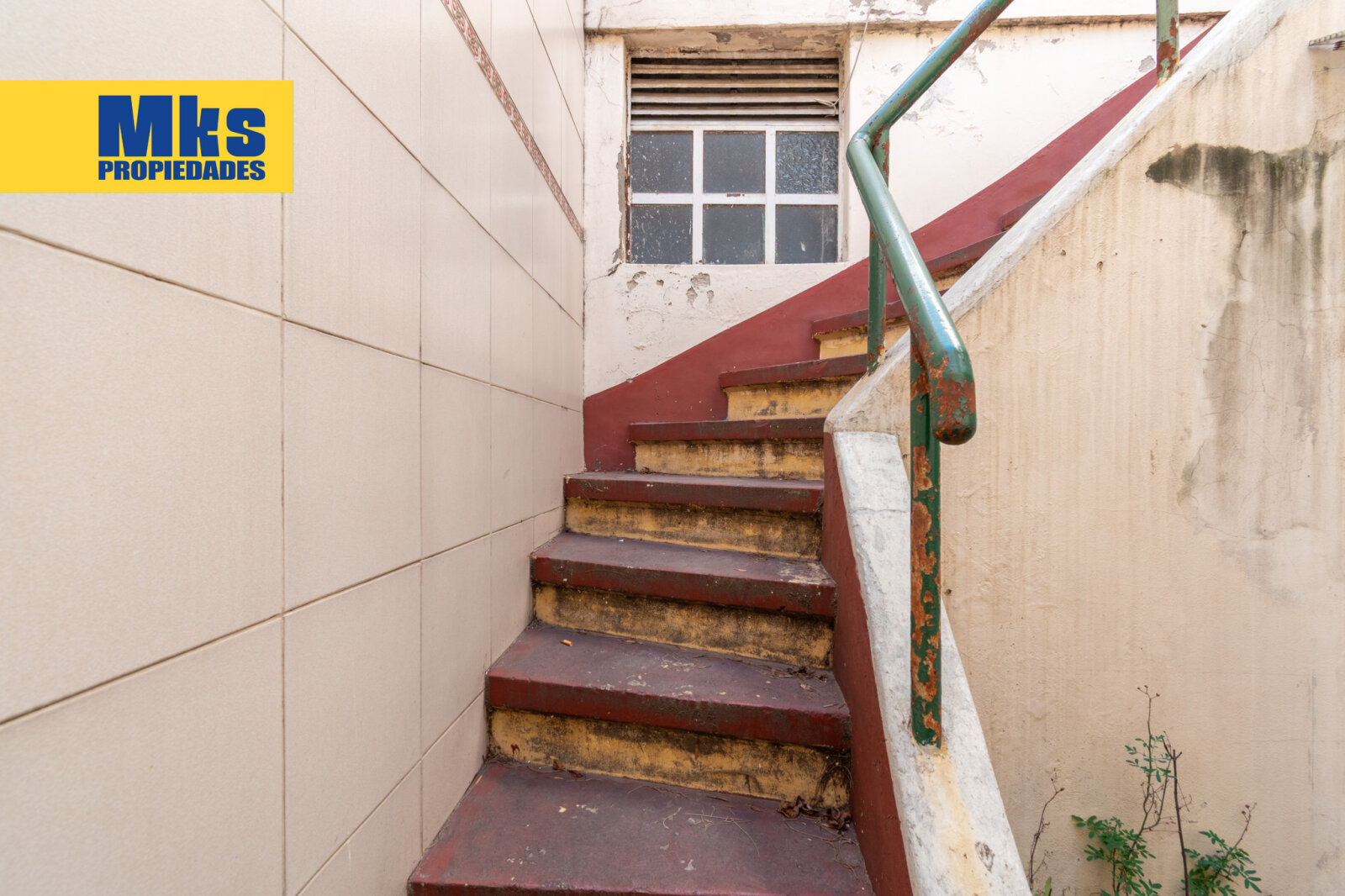 Venta casa en lote propio - dos plantas, terraza y cochera. - 28