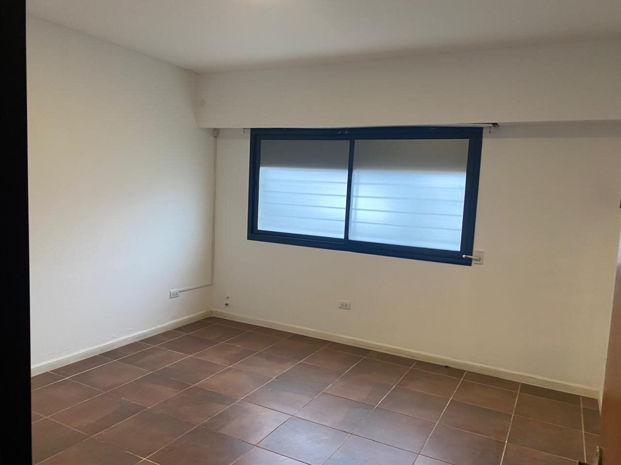 Impecable casa Hipolito Yrigoyen 900, ideal familia o instituciones - 26