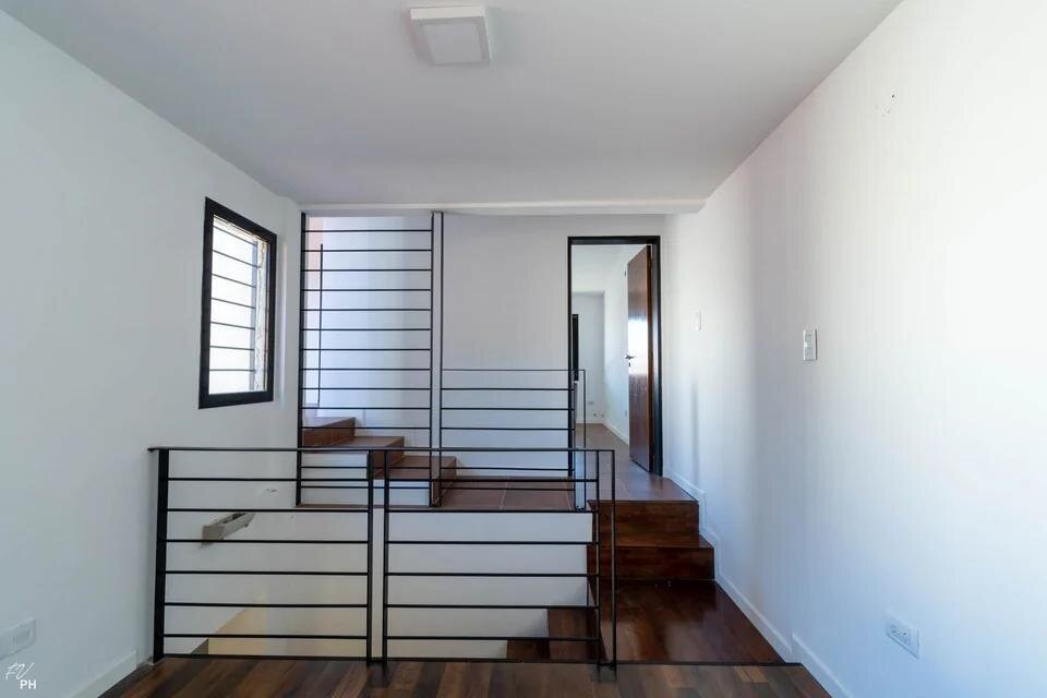 Impecable casa Hipolito Yrigoyen 900, ideal familia o instituciones - 14