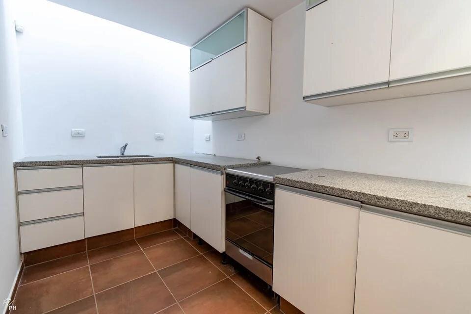 Impecable casa Hipolito Yrigoyen 900, ideal familia o instituciones - 6