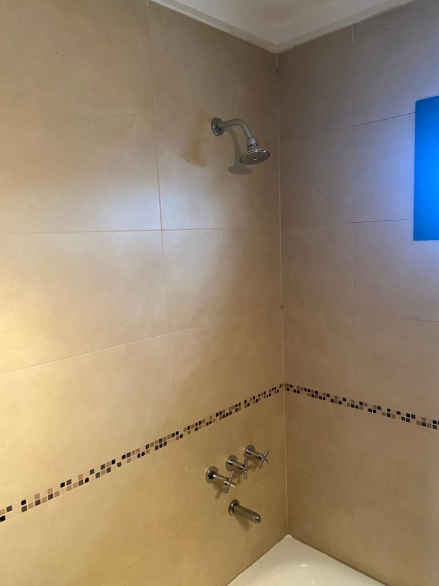 Impecable casa Hipolito Yrigoyen 900, ideal familia o instituciones - 24