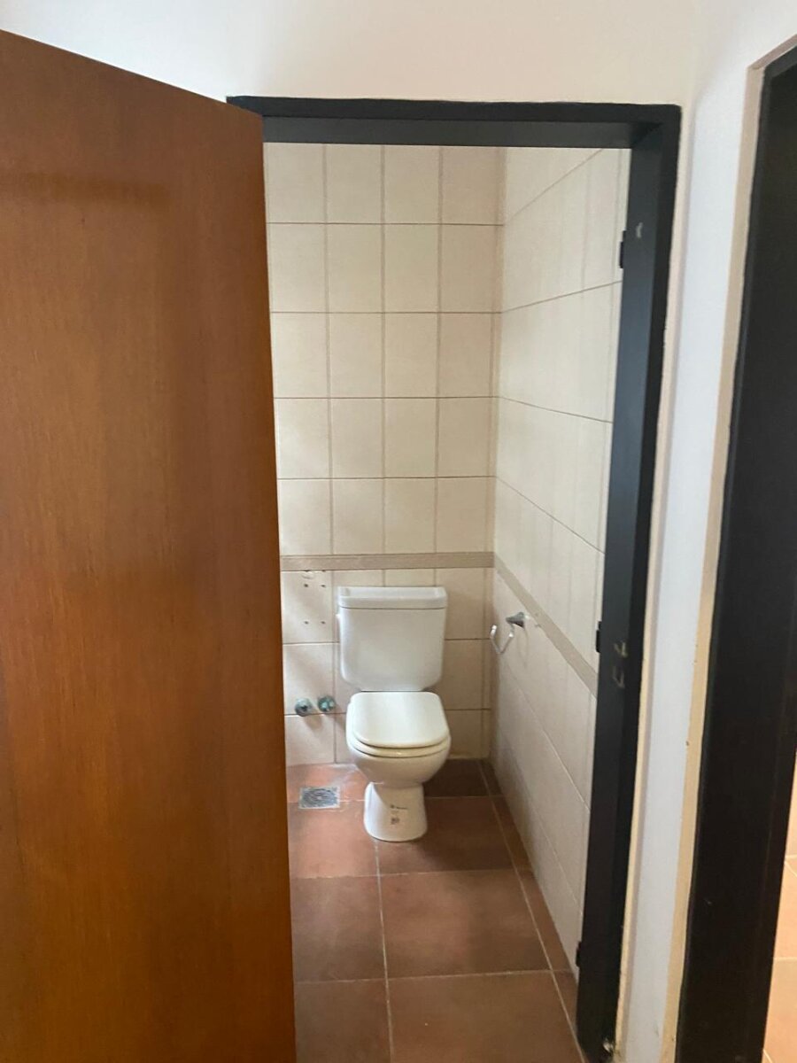 Impecable casa Hipolito Yrigoyen 900, ideal familia o instituciones - 10