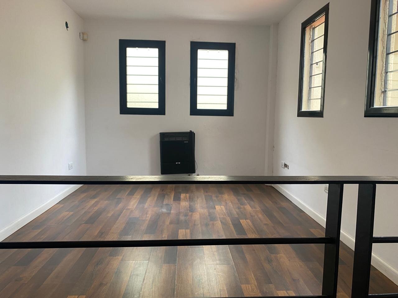Impecable casa Hipolito Yrigoyen 900, ideal familia o instituciones - 15