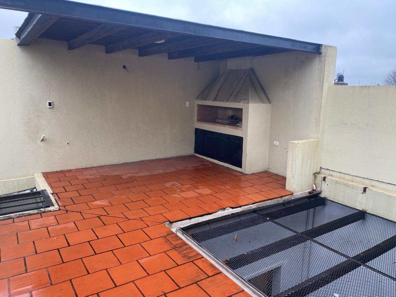 Impecable casa Hipolito Yrigoyen 900, ideal familia o instituciones - 32