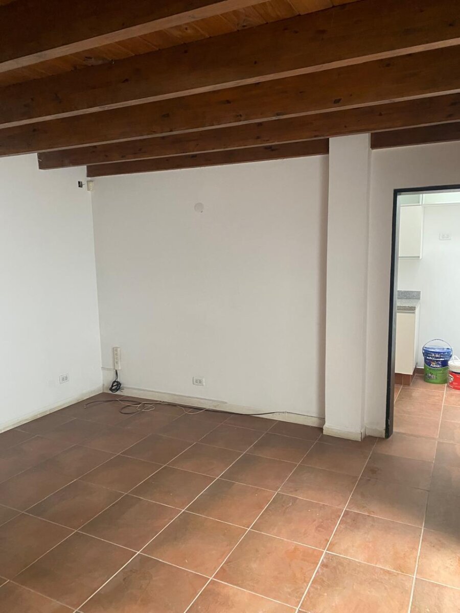Impecable casa Hipolito Yrigoyen 900, ideal familia o instituciones - 5