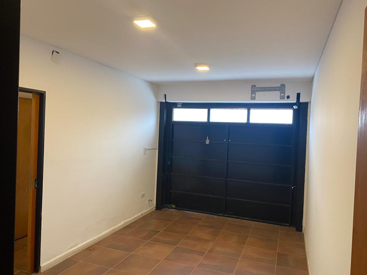 Impecable casa Hipolito Yrigoyen 900, ideal familia o instituciones - 28