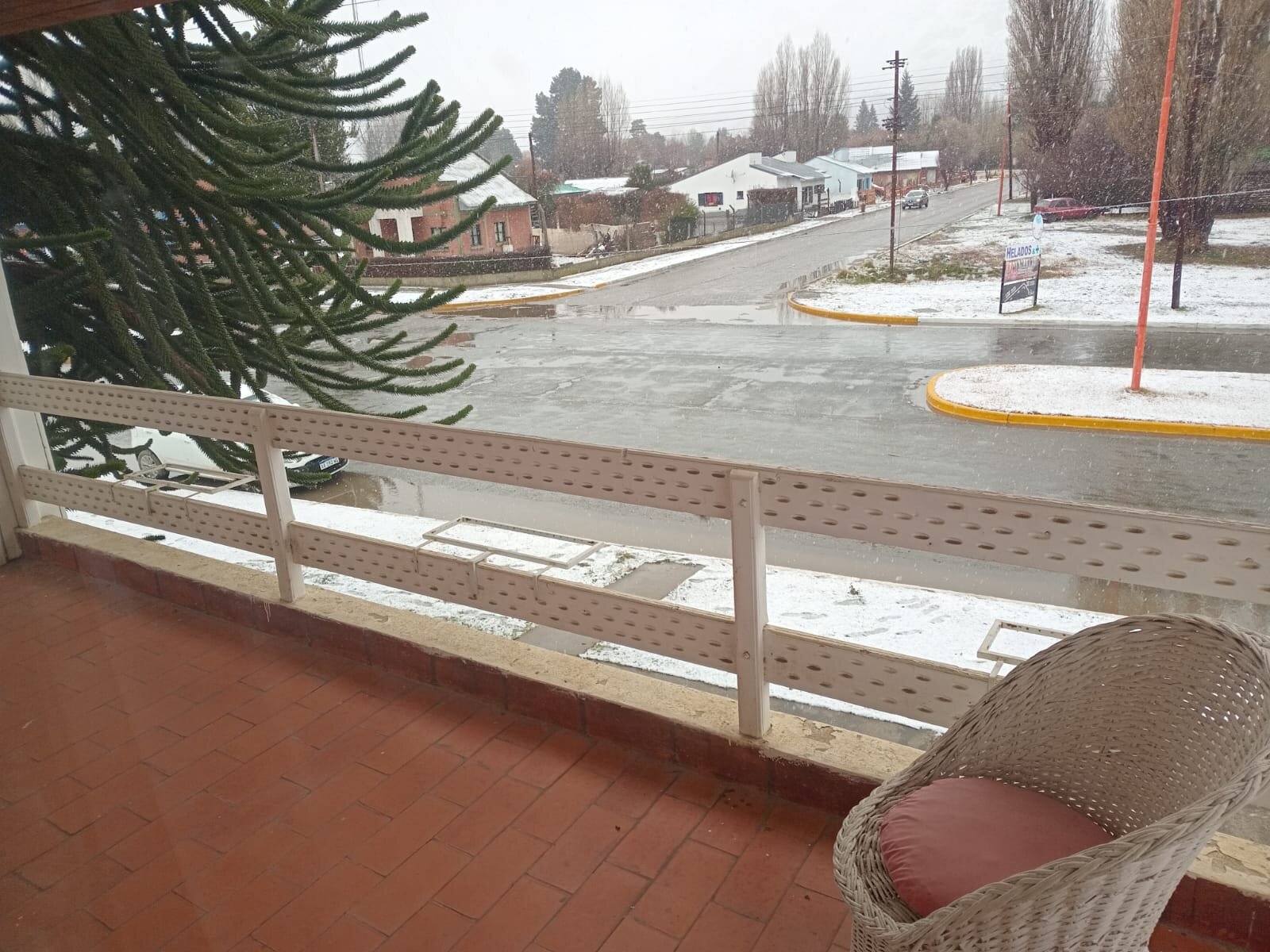 Sólida Casa de 224 m² en Dos Plantas – Estilo Patagónico sobre Ruta 40, El Maitén - 18