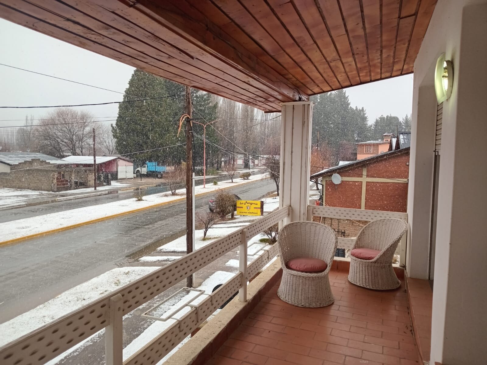 Sólida Casa de 224 m² en Dos Plantas – Estilo Patagónico sobre Ruta 40, El Maitén - 19