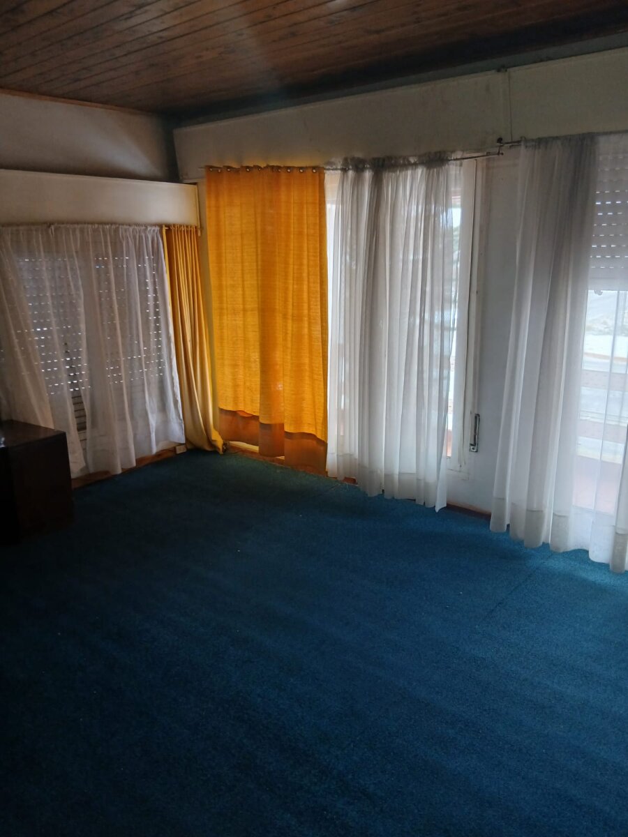 Sólida Casa de 224 m² en Dos Plantas – Estilo Patagónico sobre Ruta 40, El Maitén - 9