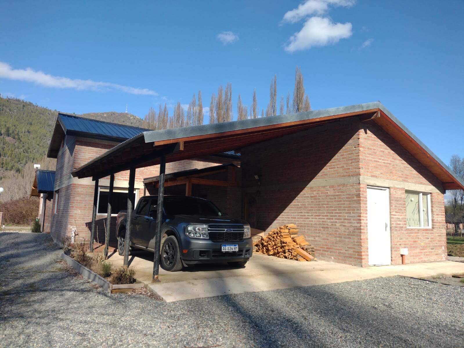 (064) Lago Puelo | Casa y Galpón de 216 m² sobre Ruta 16 con frente comercial directo - 11