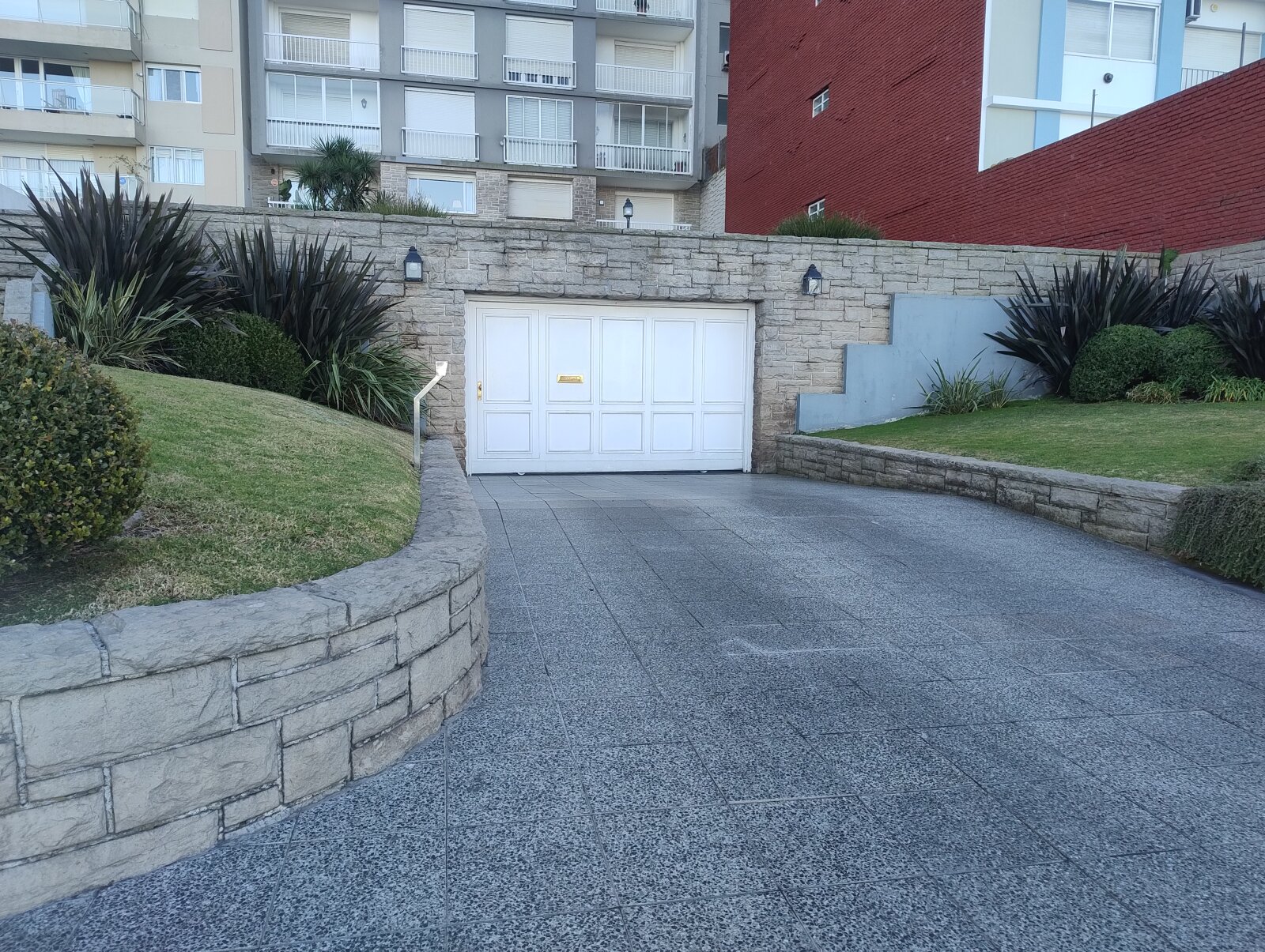 Alquiler Departamento 3 amb con balcón y cochera Playa Grande - 11