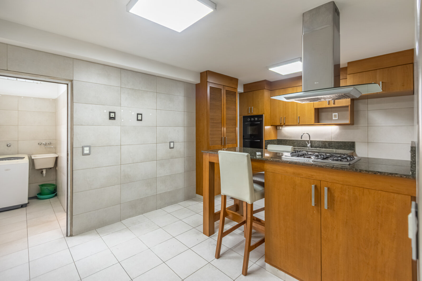 Venta - Cuatro ambientes mas dependencia - Balcon terraza - 16