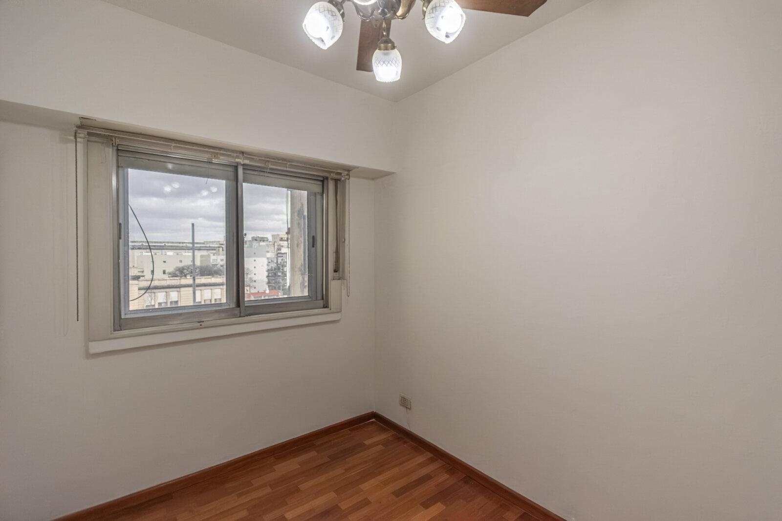 Venta - Cuatro ambientes mas dependencia - Balcon terraza - 26