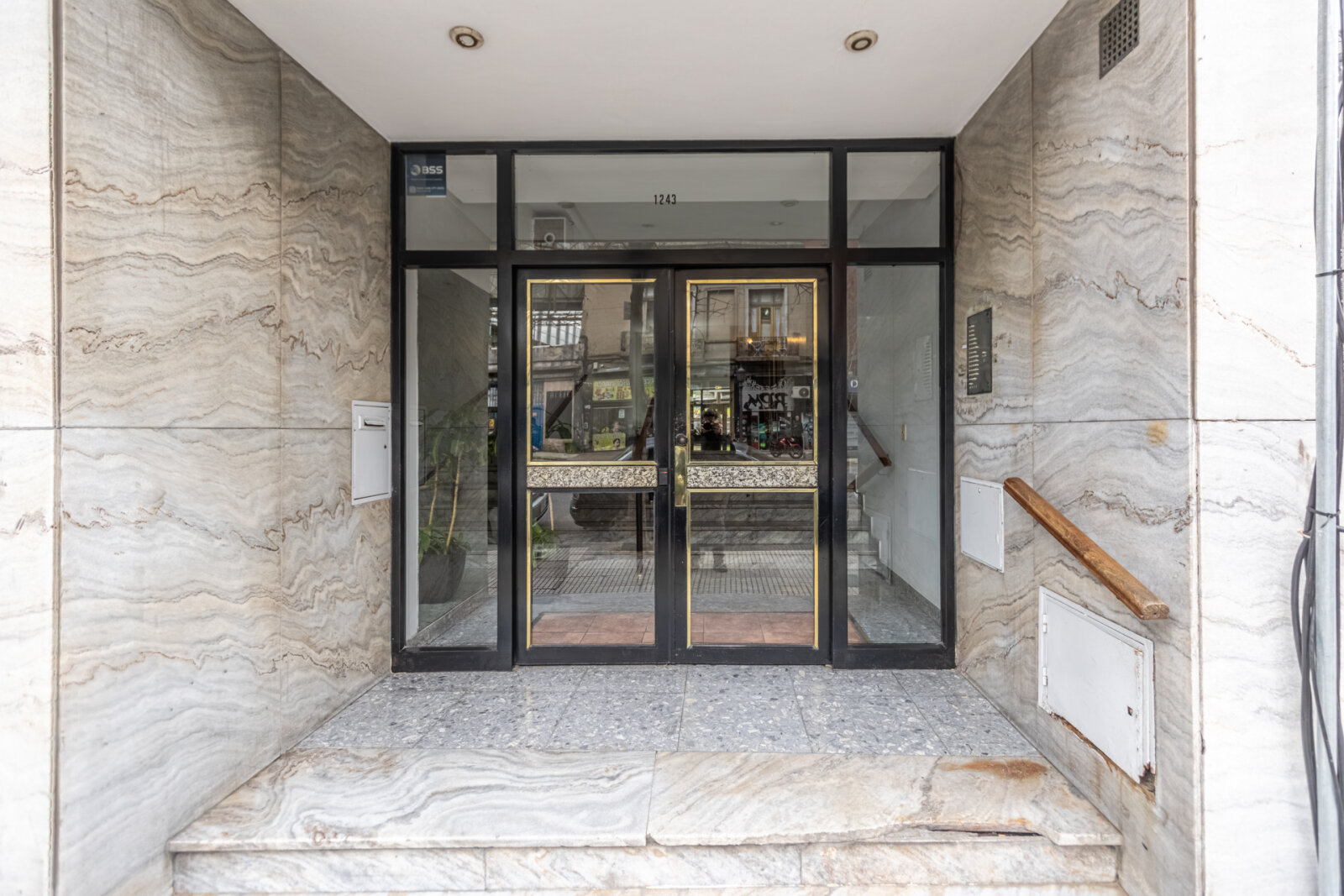 Venta - Cuatro ambientes mas dependencia - Balcon terraza - 33