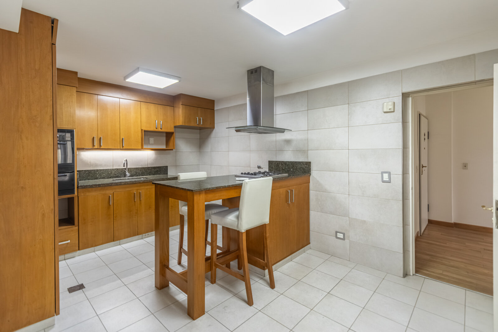 Venta - Cuatro ambientes mas dependencia - Balcon terraza - 12