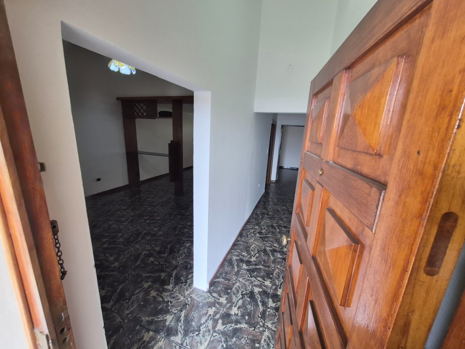 CASA EN VENTA. BARRIO SAN IGNACIO. A MTS DE AV. COLON - 14