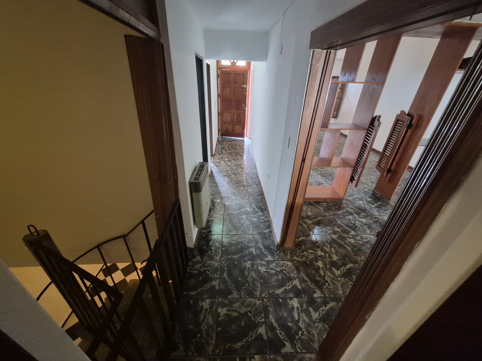 CASA EN VENTA. BARRIO SAN IGNACIO. A MTS DE AV. COLON - 9