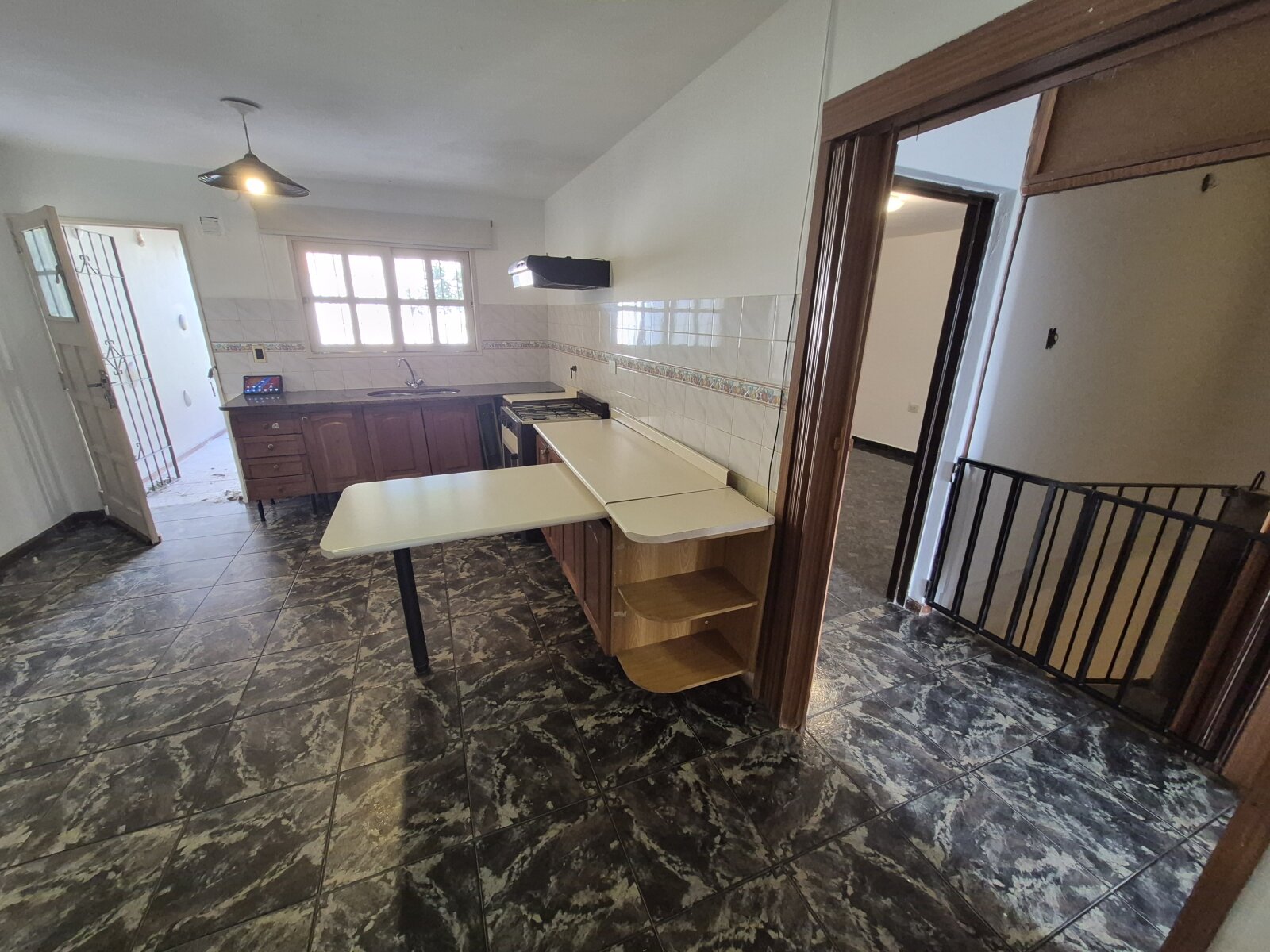CASA EN VENTA. BARRIO SAN IGNACIO. A MTS DE AV. COLON - 4